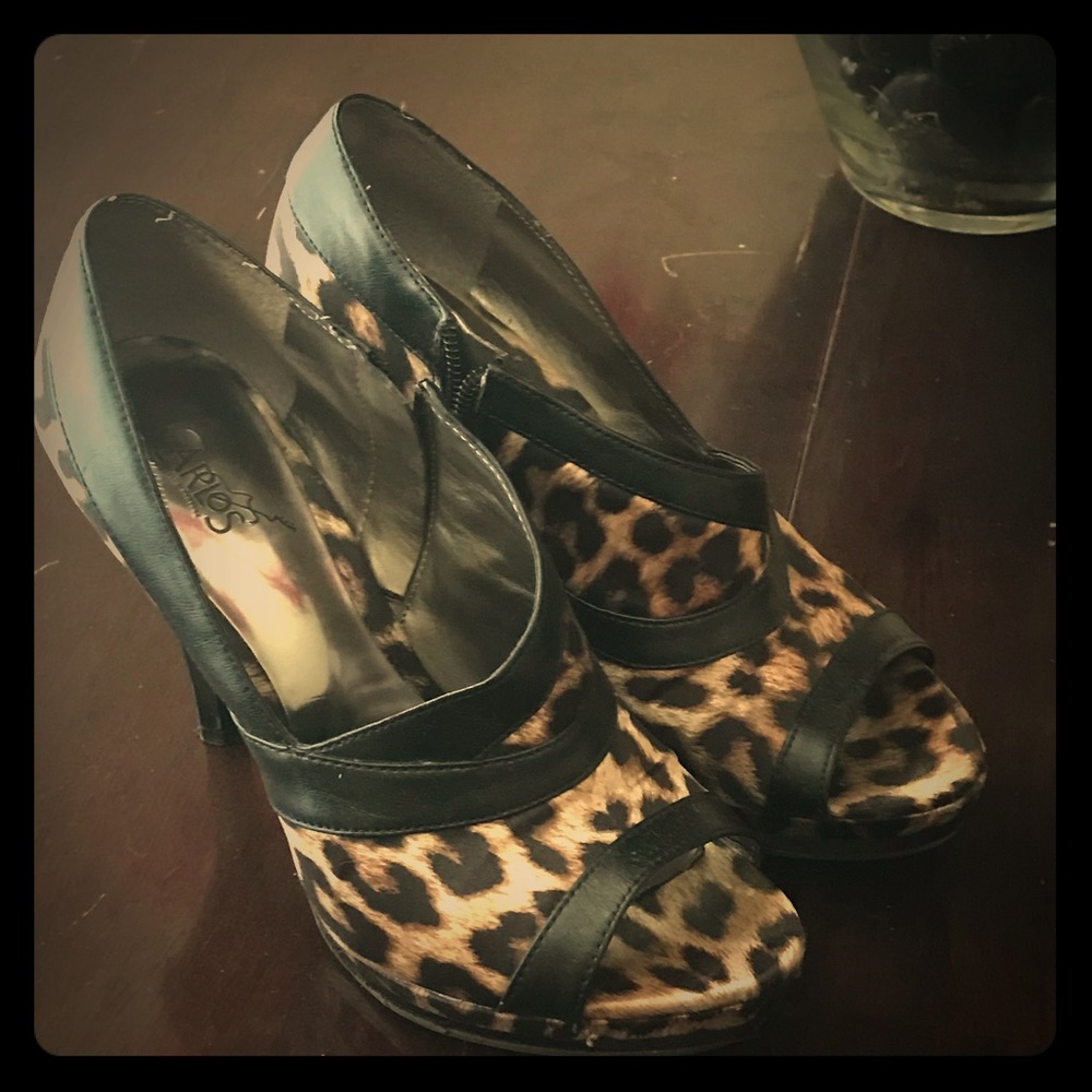 Carlos Santana black / brown leopard heels